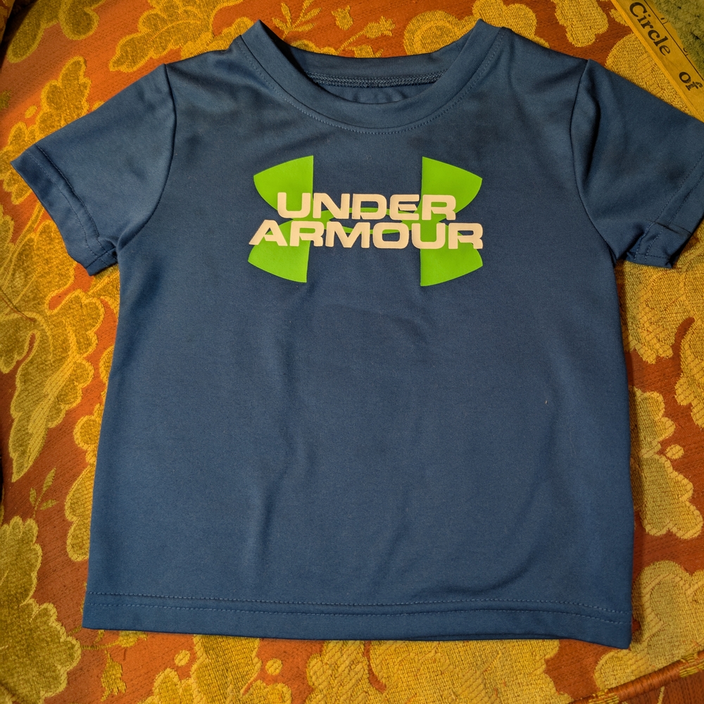 Under Armour Kids Short Sleeve Tee in Blue with Green Logo
